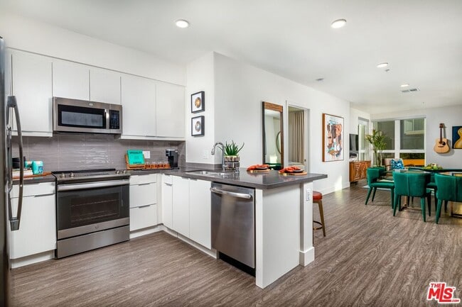 Building Photo - 1101 N Main St