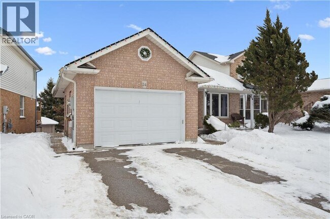 Photo du bâtiment - 24 Carroll Crescent