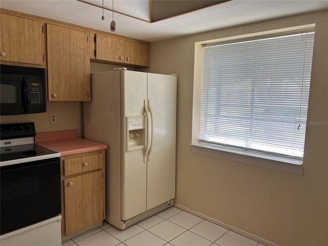 Foto del edificio - 2225 Lark Cir W