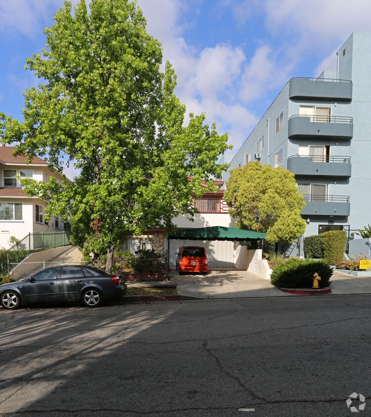 Building Photo - 837 S Berendo St