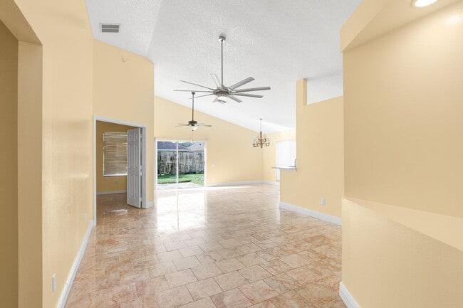 Building Photo - 126 N Weathersfield Ave