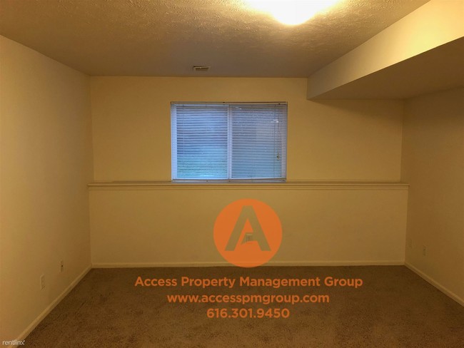 Building Photo - 3 br, 2 bath Condo - 2610 Cascade Place Dr SE
