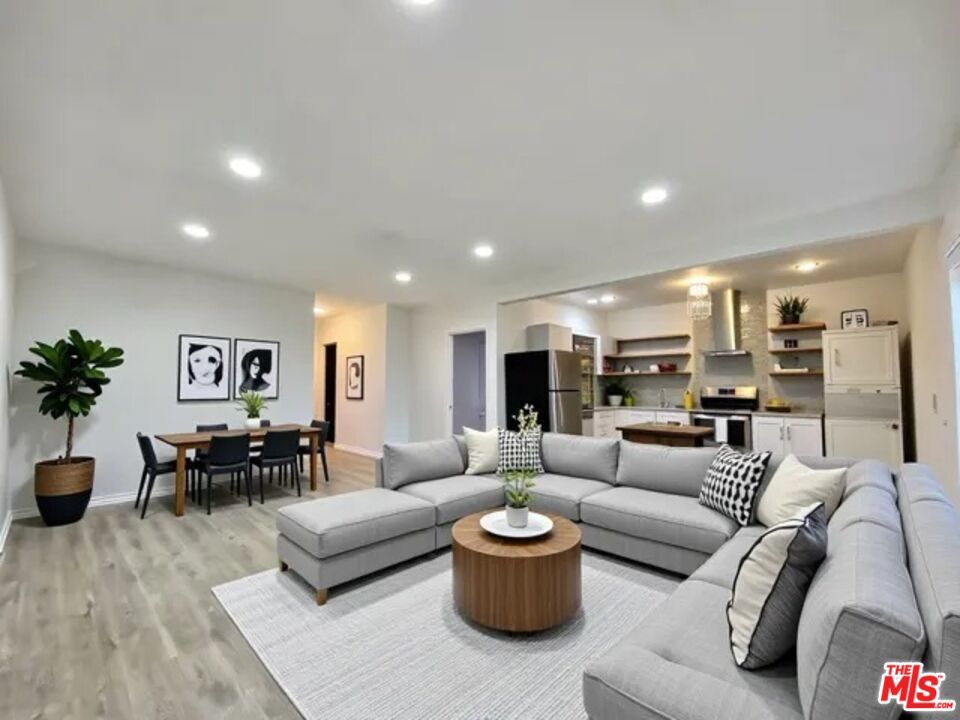 Foto principal - 1217 N Virgil Ave