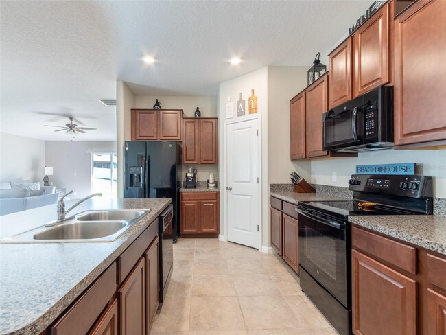Building Photo - 10243 Strawberry Tetra Dr