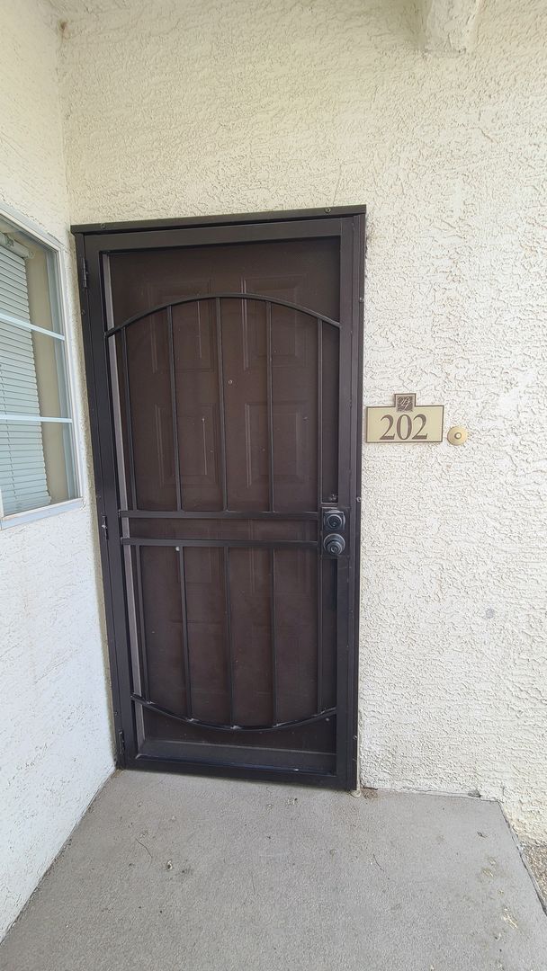 Foto del edificio - Upstairs 3 Bedroom condo