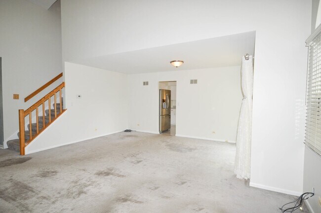 Building Photo - 376 Bentley Pl