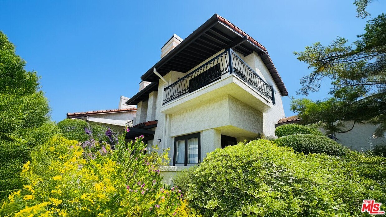 Foto principal - 1488 Palisades Dr