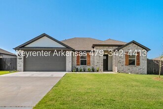 Building Photo - 1071 EMERALD St