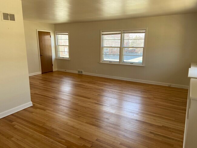 Building Photo - 4018 N Newhall St