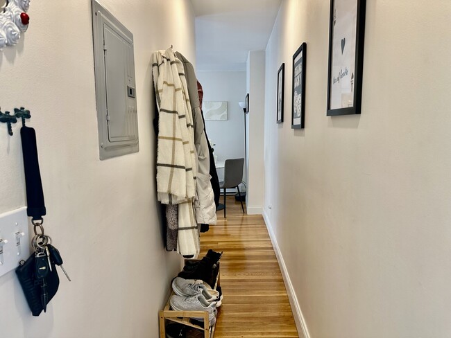 Foto del edificio - 92 W Cedar St