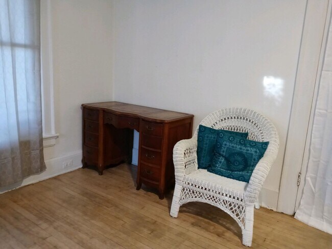 Building Photo - Large Studio apartment in Syracuse NY for ...