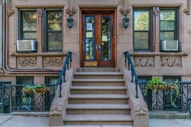 Building Photo - 253 8th St