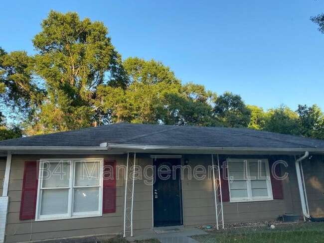 Building Photo - 1108 George Cir