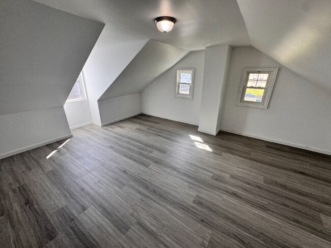 Building Photo - 1716 N 6th St