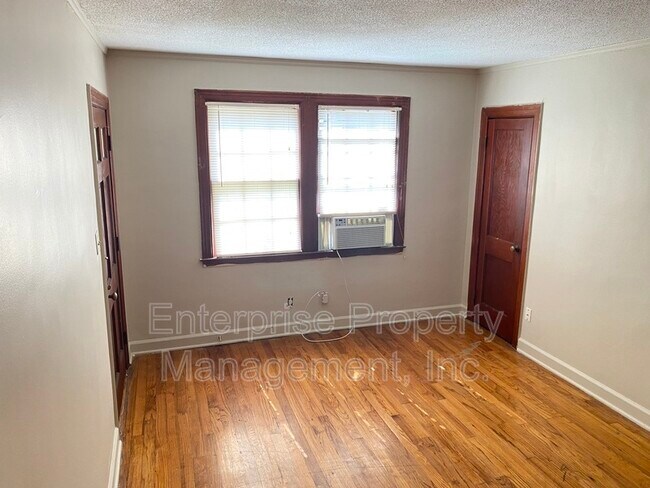 Foto del edificio - 3190 Douglass Ave