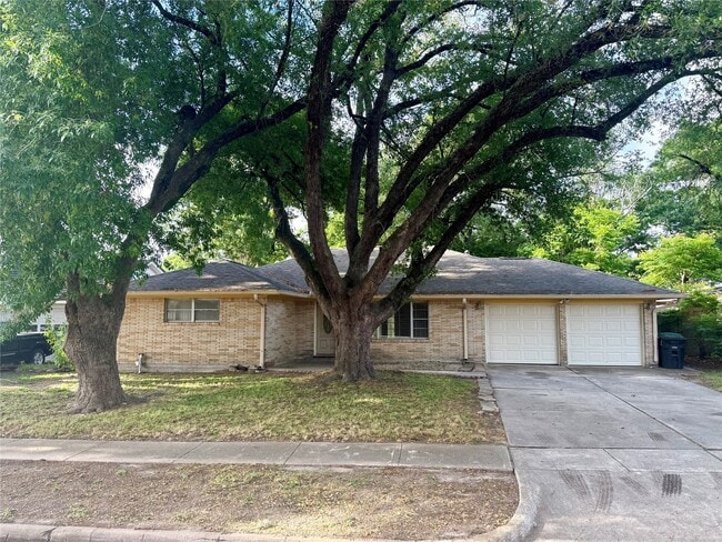Building Photo - 7868 Broadview Dr