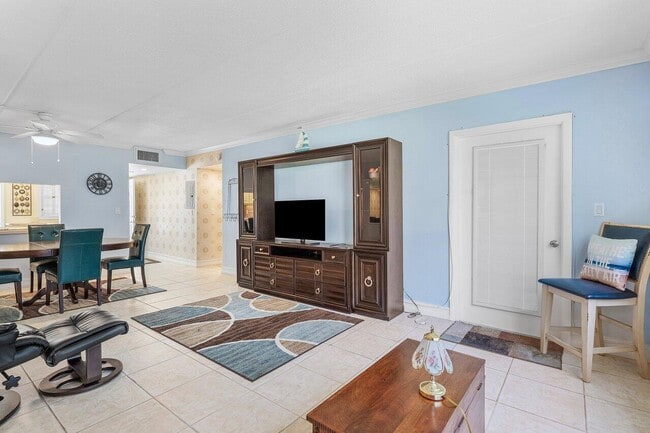 Building Photo - 4500 N Flagler Dr