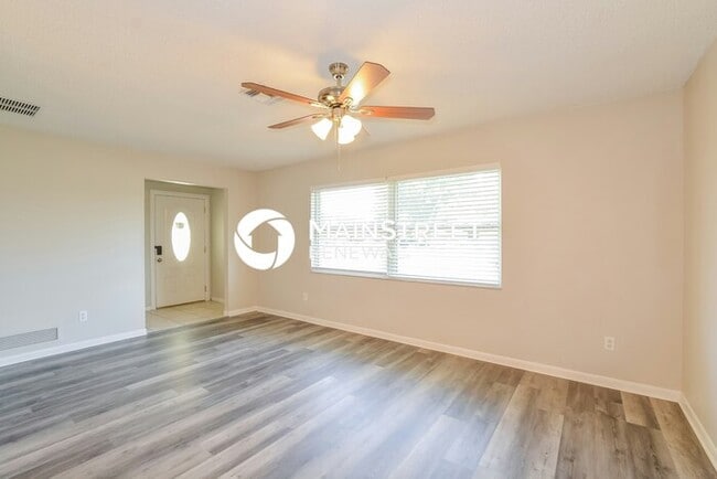 Building Photo - 3 Bedroom Pet-Friendly Home in WINTER PARK...