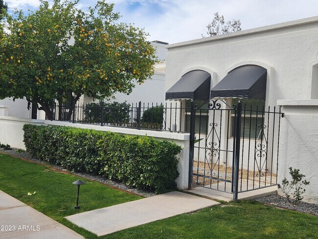 Foto del edificio - 4830 N 72nd Way