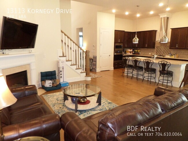 Building Photo - 13113 Kornegy Dr