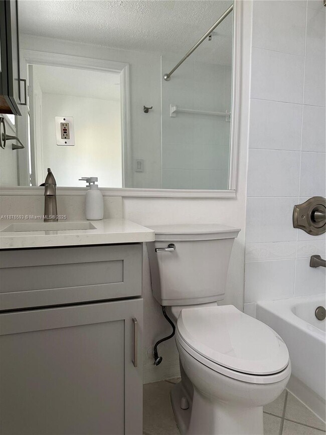 Foto del edificio - 3051 SW 27th Ave