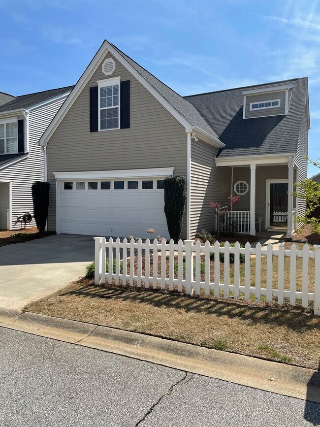 Foto del edificio - Lovely 3 Bedroom 2.5 bath Home in Bridges Estates, walking distance to Bridgeway Station!!