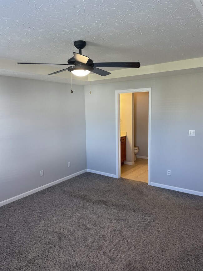 Foto del edificio - 204 Applewood Ln