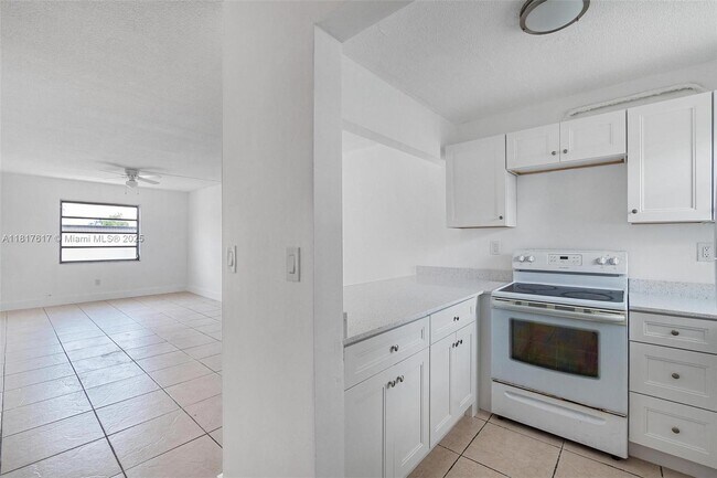 Foto del edificio - 405 W 11th St