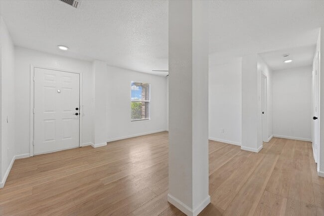 Photo - 702 Lowe Drive Unit House