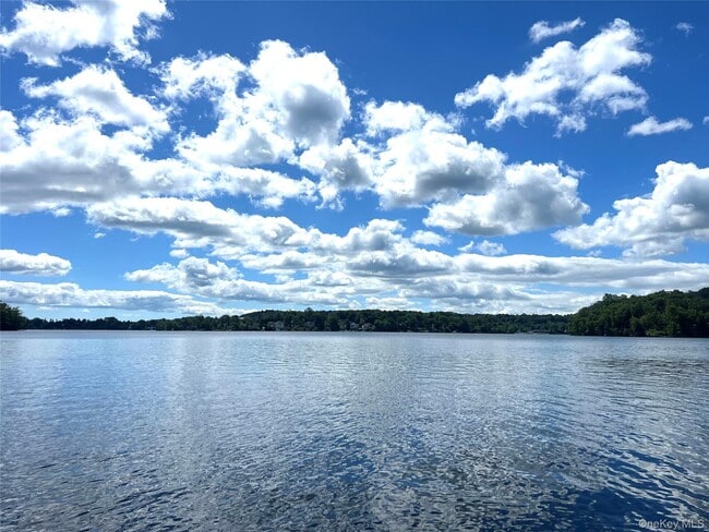 Foto del edificio - 248 W Lake Blvd