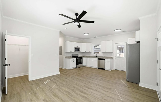 Foto del edificio - NEW CONSTRUCTION! AVAILABLE MARCH 15, 2026