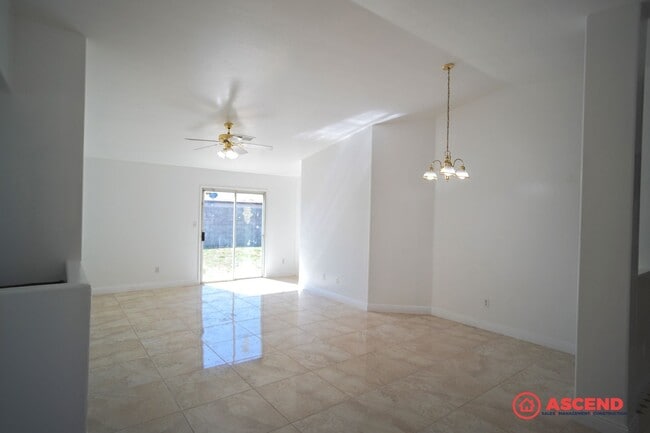 Building Photo - Darling Home in SW!