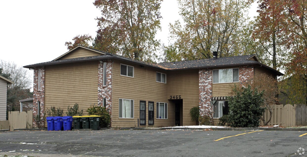 Building Photo - 3435-3455 SW 126th Ave
