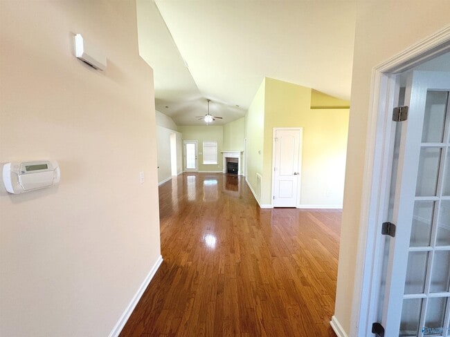 Building Photo - 101 Forest Glade Dr