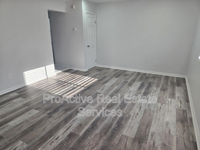 Foto del edificio - 9523 18th Bay St