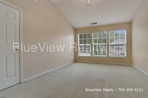 Building Photo - 2105 McKenzie Creek Dr