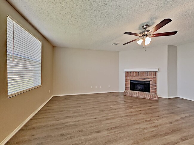 Foto del edificio - 1645 Fieldstone Drive