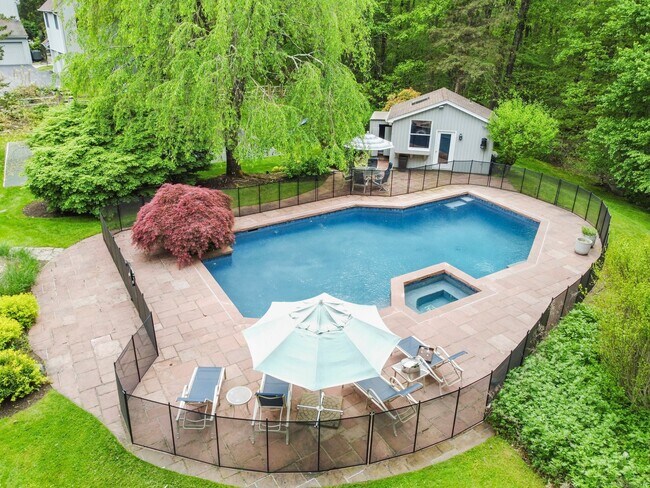 Foto del edificio - 7 White Oak Ln