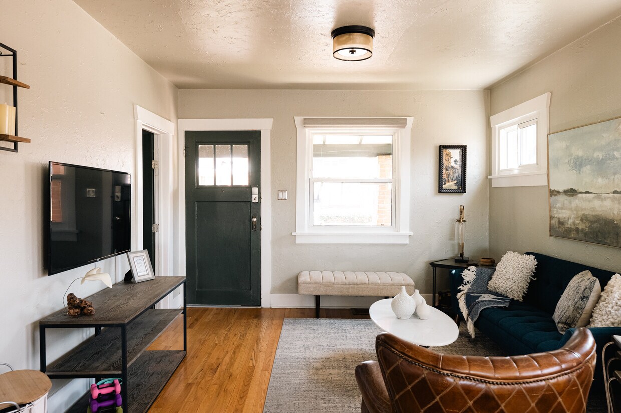 Foto principal - 845 S Sherman St