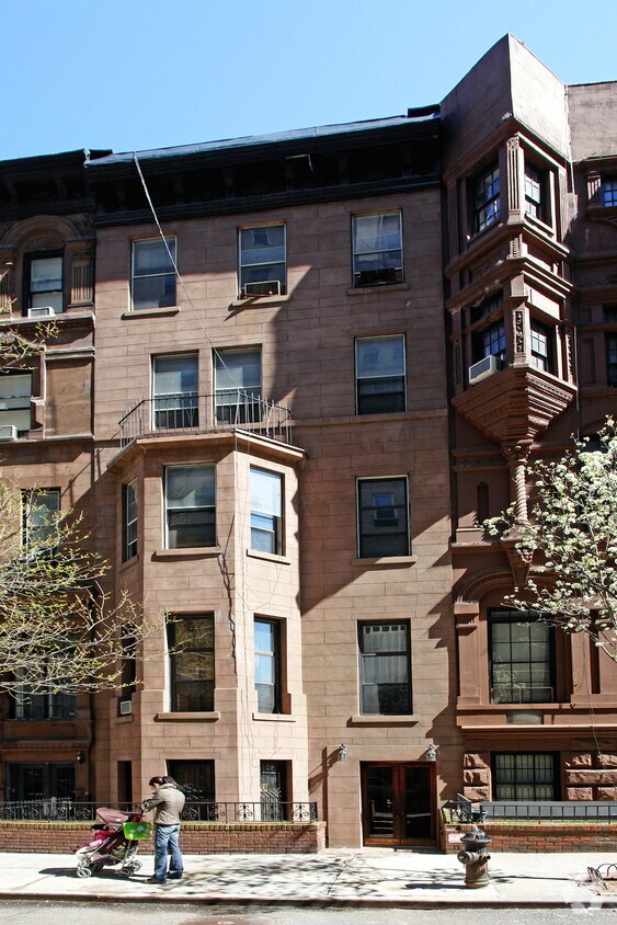 Primary Photo - 17 W 82nd St