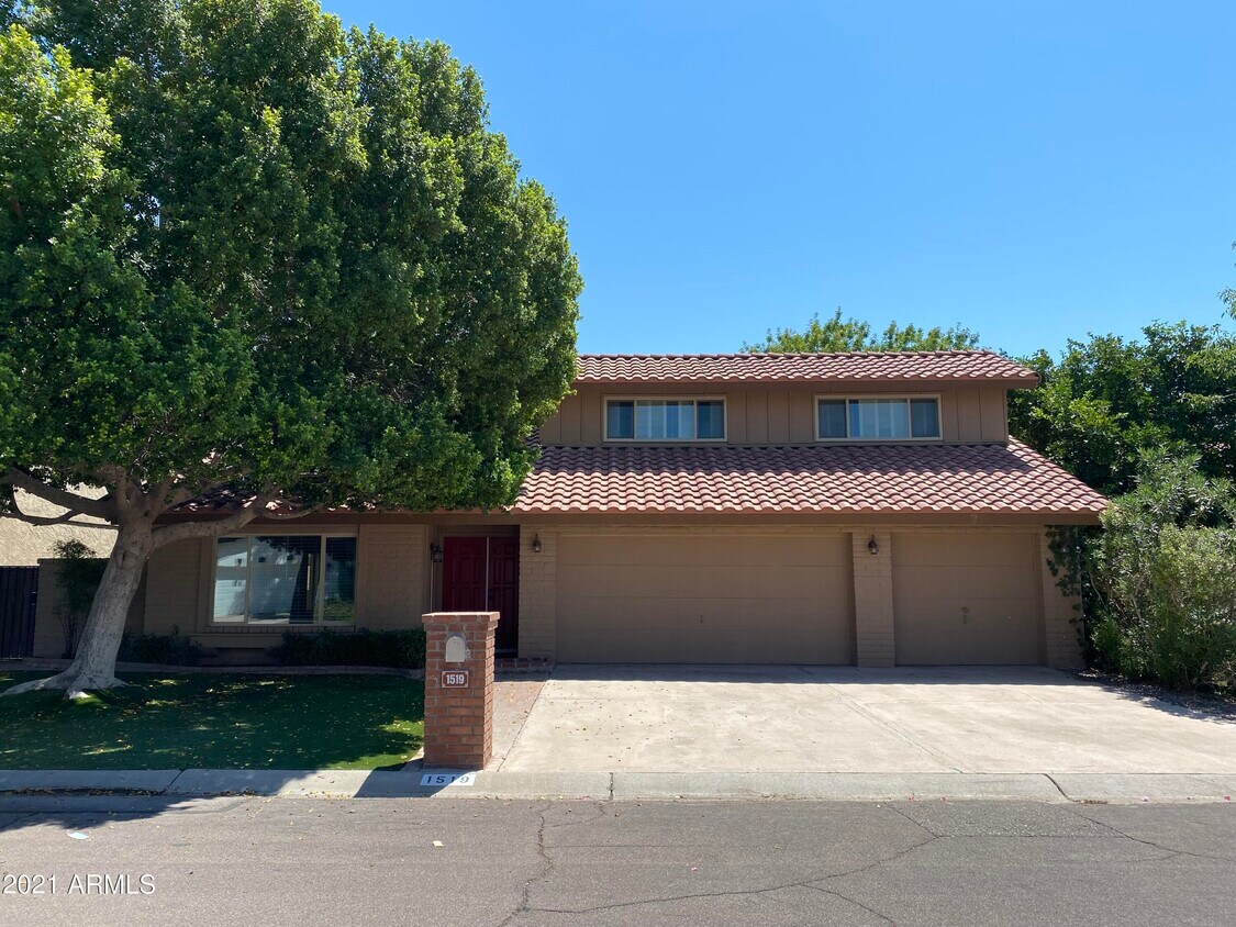 Foto principal - 1519 E Weathervane Ln