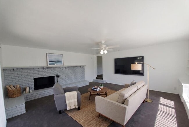 Building Photo - 15552 Cornuta Ave