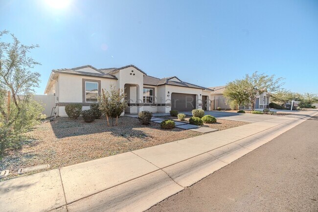 Foto del edificio - 1025 W Castle Ct