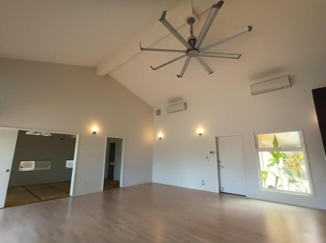 Building Photo - 203 Heleuma Pl