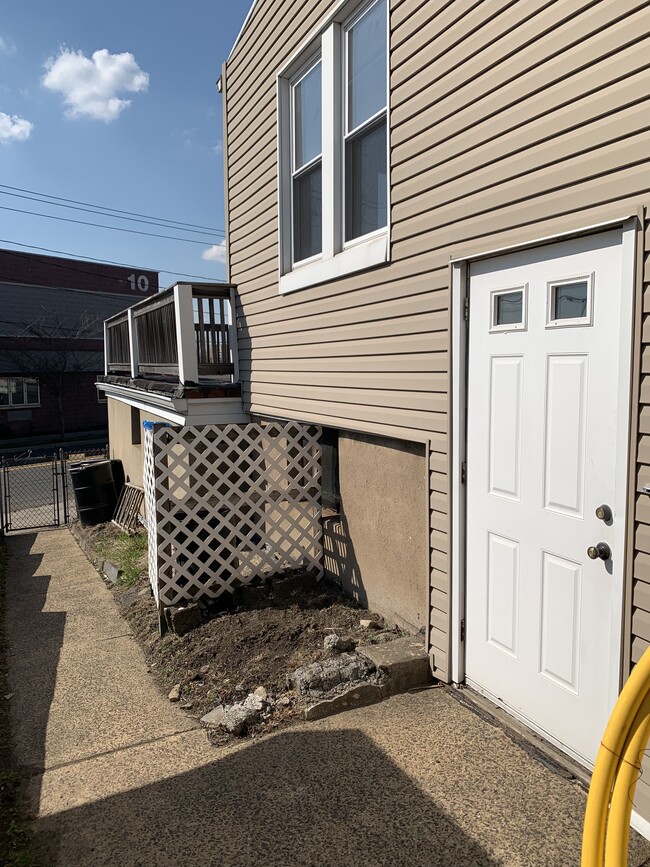 Building Photo - 16 Paulison Ave