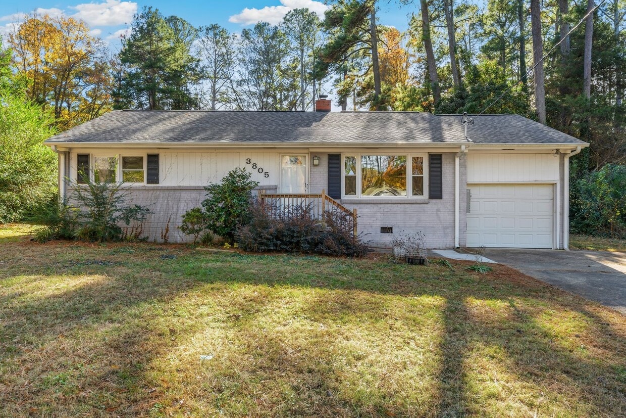 Foto principal - Fully Remodeled 3bd/2ba House Near Duke West Campus