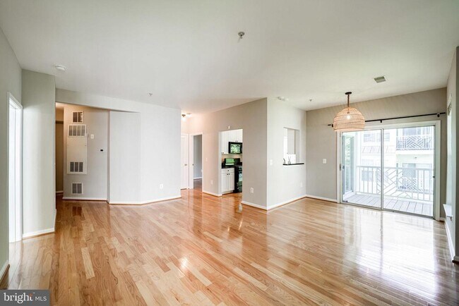 Foto del edificio - 5982 Founders Hill Ct