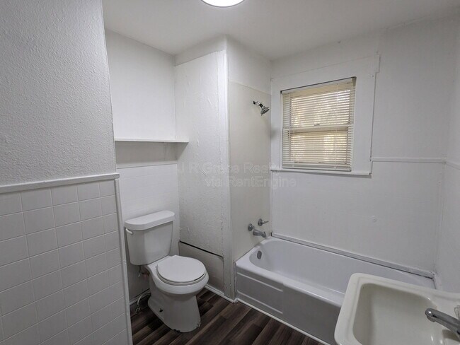 Foto del edificio - 1320 Harrison Ave