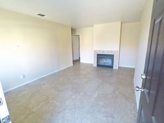 Building Photo - 3120 Brookfield Loop