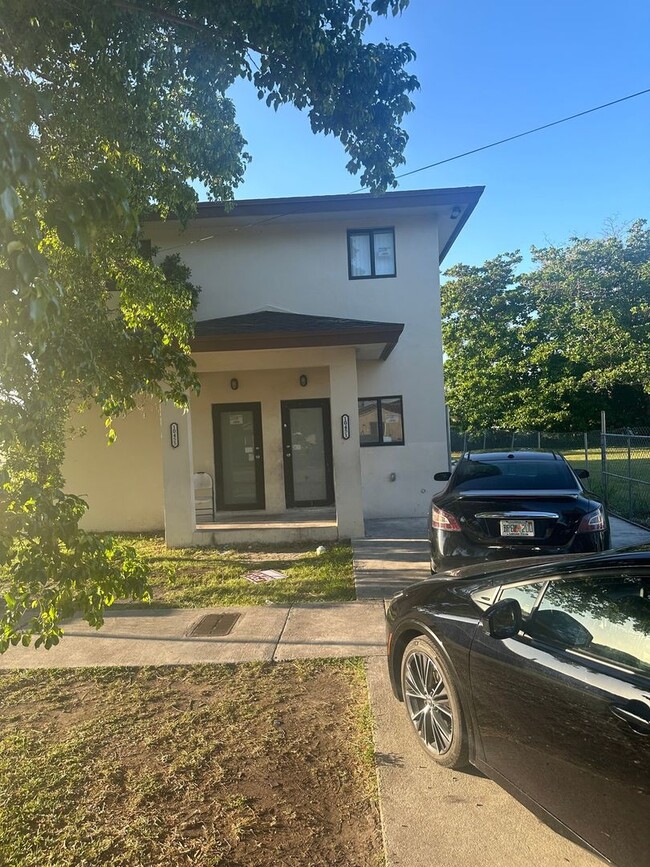 Foto del edificio - 4 Bedroom Duplex in Miami